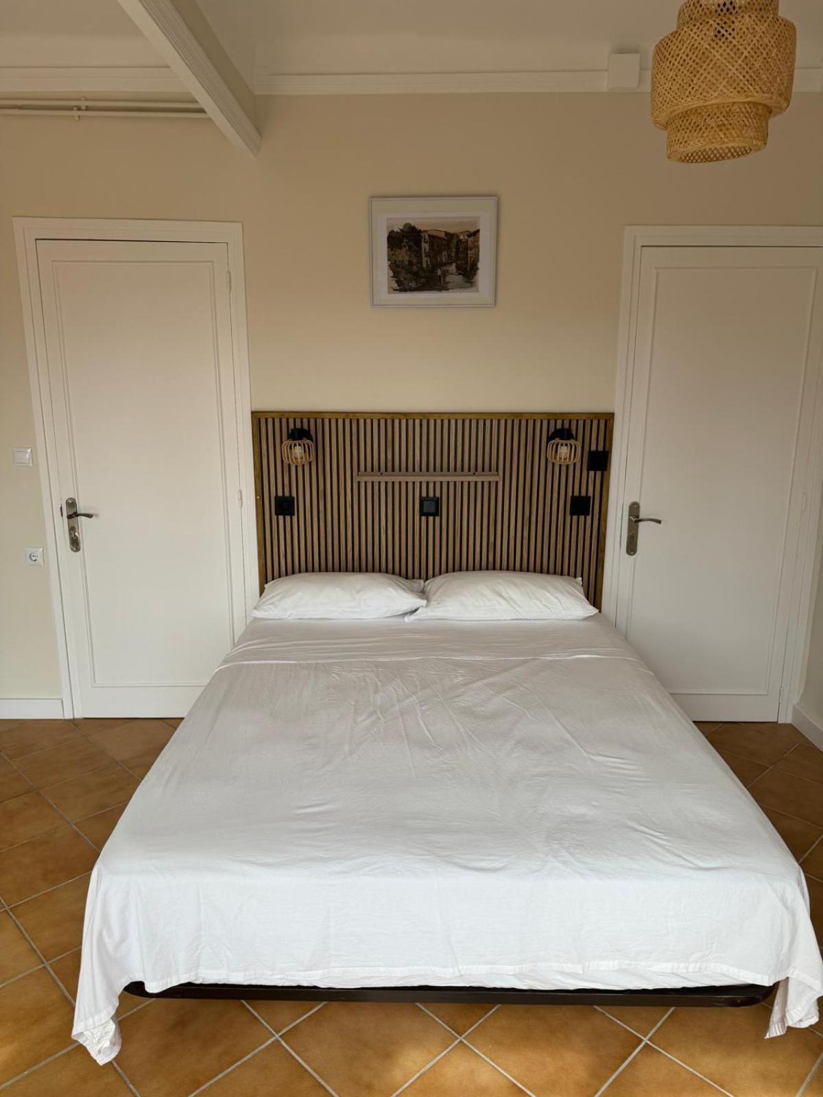 Hostal Restaurant Casa Comaulis La Vajol Exteriör bild